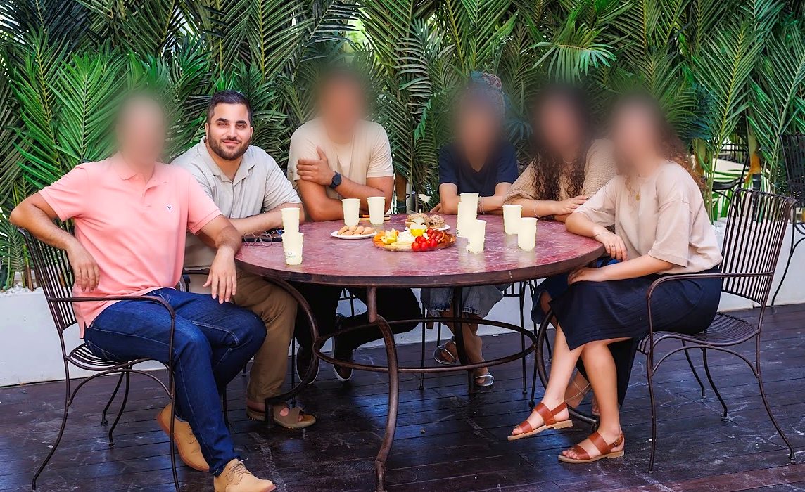 אביב עם צוות